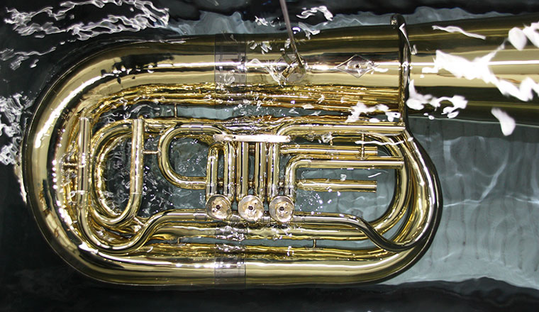 Blasinstrument in der Lackiererei